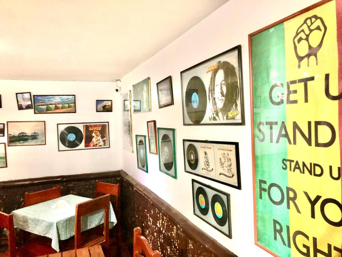 Surf Hostel My Friends Huanchaco Buitenkant foto